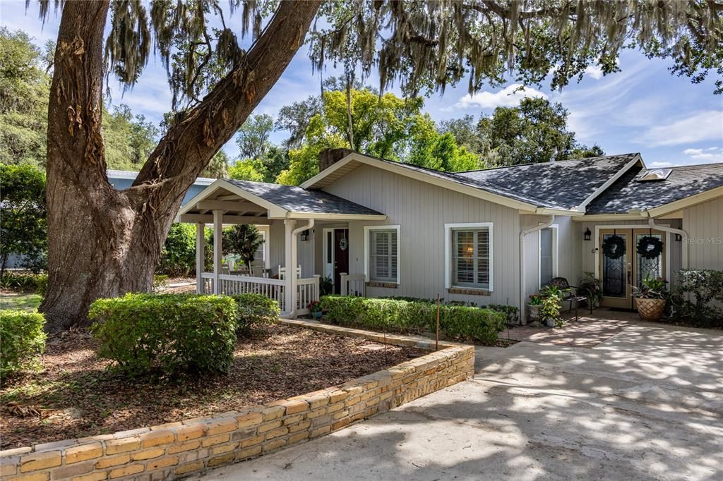 For Sale: $828,000 (5 beds, 3 baths, 3294 Square Feet)