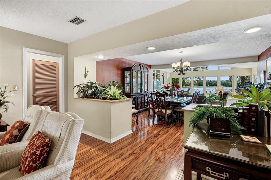 For Sale: $828,000 (5 beds, 3 baths, 3294 Square Feet)