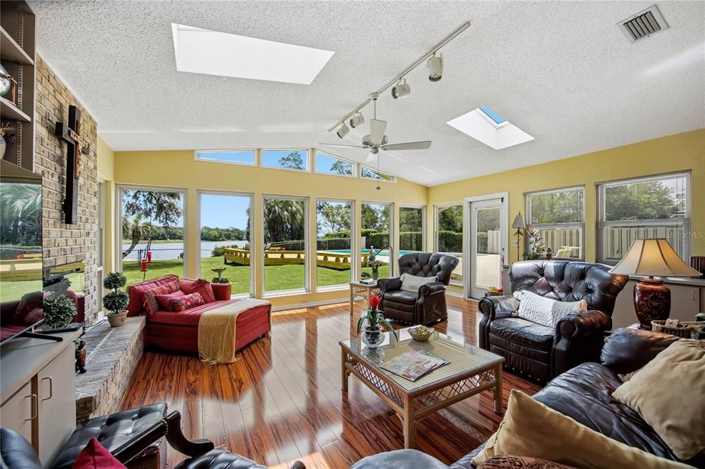 For Sale: $828,000 (5 beds, 3 baths, 3294 Square Feet)