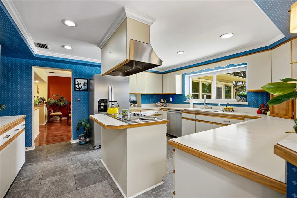 For Sale: $828,000 (5 beds, 3 baths, 3294 Square Feet)
