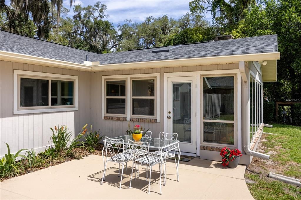 For Sale: $828,000 (5 beds, 3 baths, 3294 Square Feet)