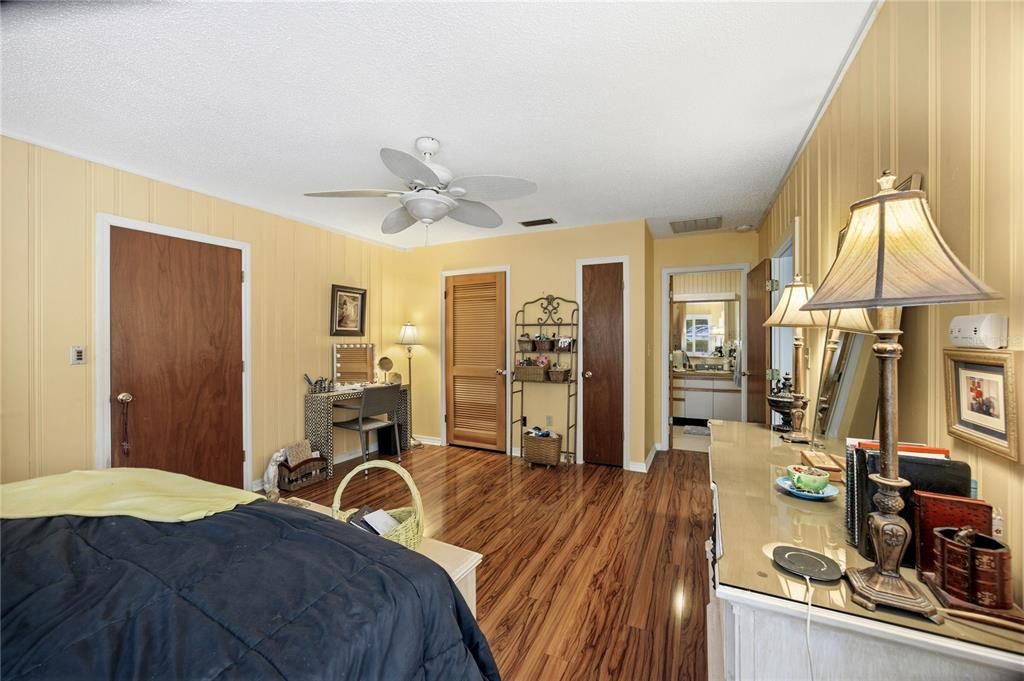 For Sale: $828,000 (5 beds, 3 baths, 3294 Square Feet)