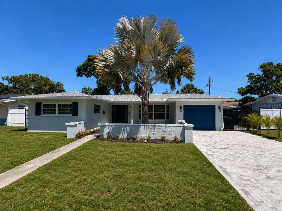 For Rent: $4,795 (4 beds, 2 baths, 1543 Square Feet)