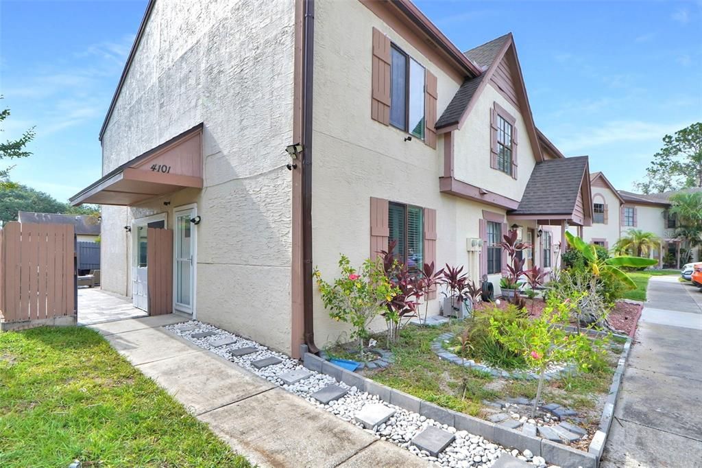 En Venta: $298,000 (2 camas, 2 baños, 1120 Pies cuadrados)