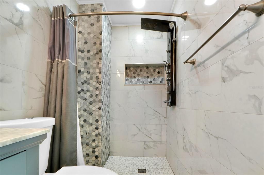 En Venta: $298,000 (2 camas, 2 baños, 1120 Pies cuadrados)