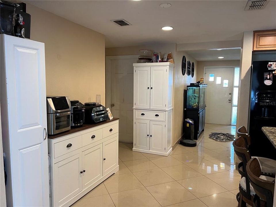 For Rent: $1,825 (3 beds, 1 baths, 1176 Square Feet)