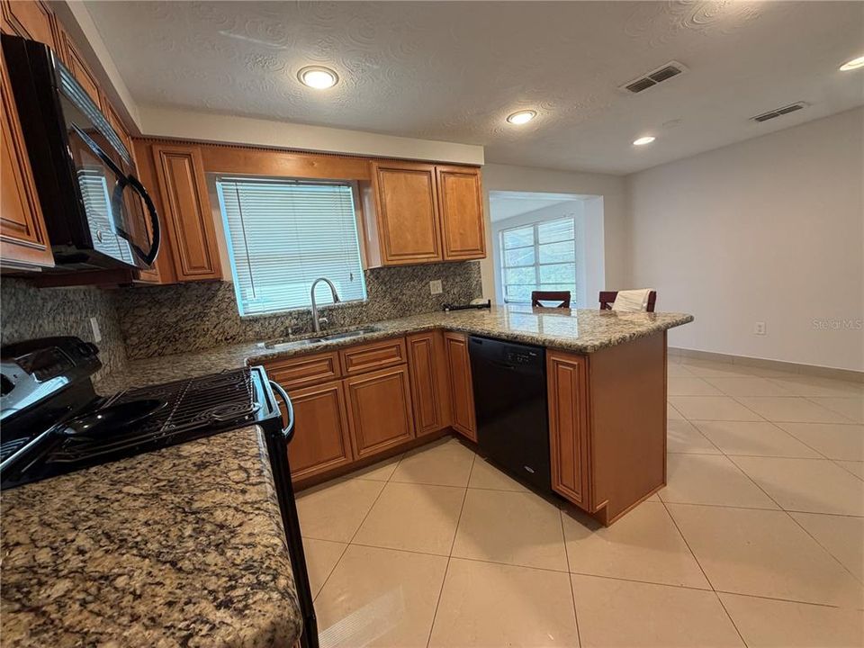 For Rent: $1,825 (3 beds, 1 baths, 1176 Square Feet)