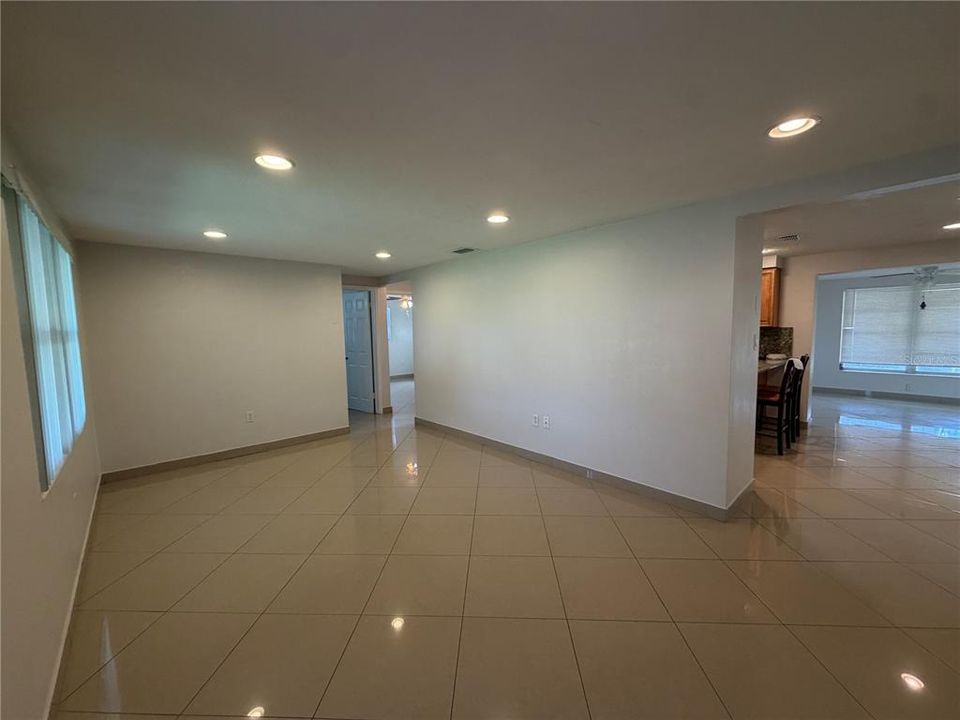 For Rent: $1,825 (3 beds, 1 baths, 1176 Square Feet)