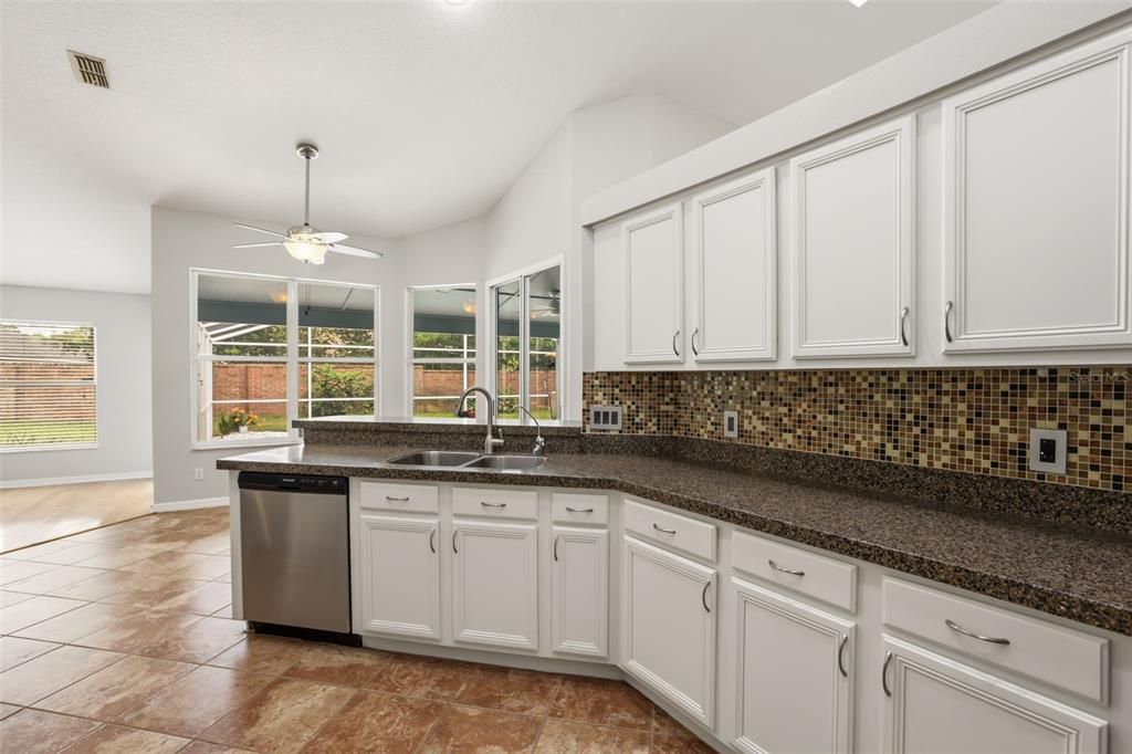 For Sale: $705,000 (4 beds, 2 baths, 2631 Square Feet)