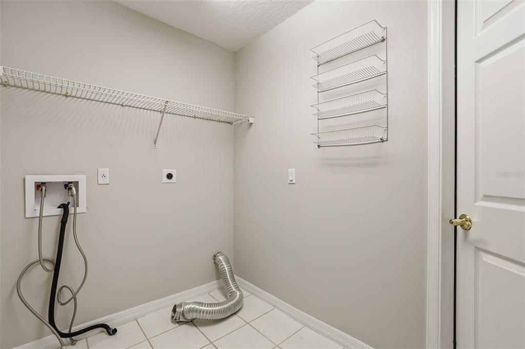 For Sale: $705,000 (4 beds, 2 baths, 2631 Square Feet)