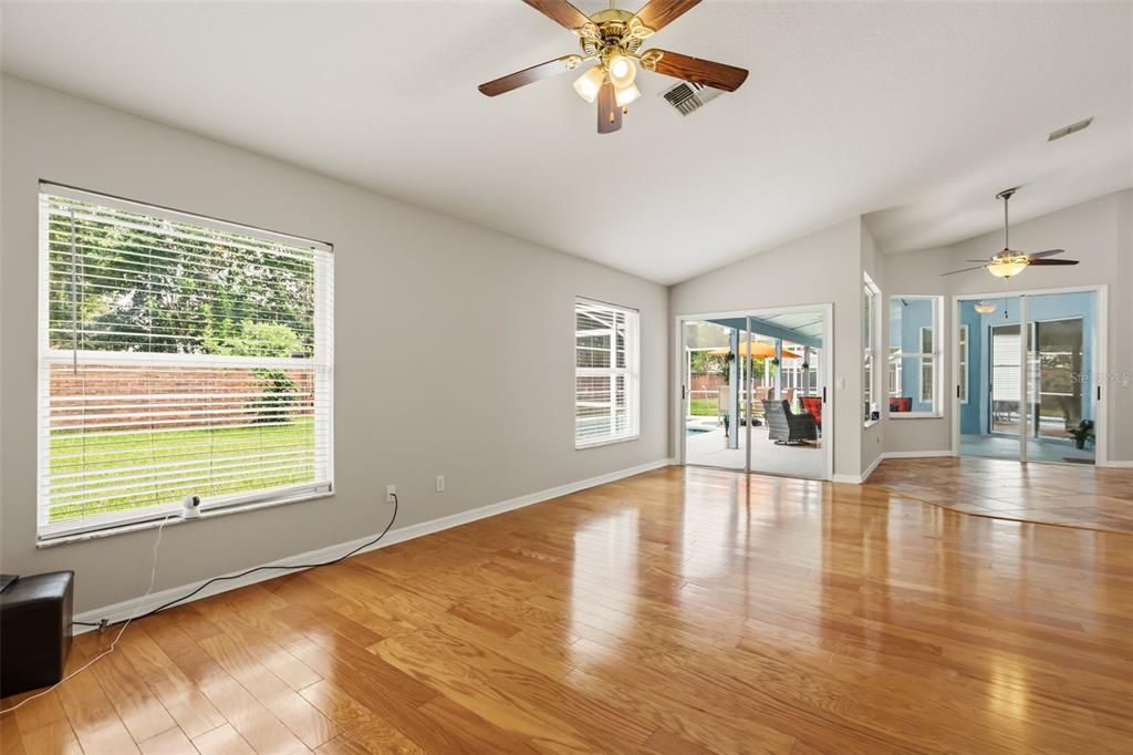 For Sale: $705,000 (4 beds, 2 baths, 2631 Square Feet)
