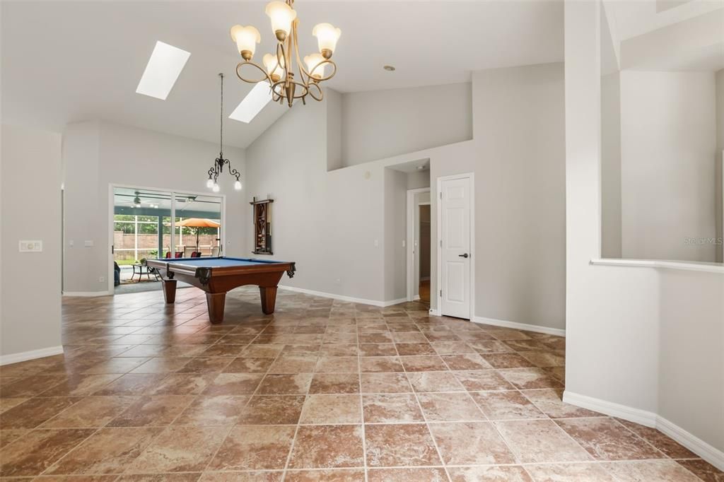 For Sale: $705,000 (4 beds, 2 baths, 2631 Square Feet)