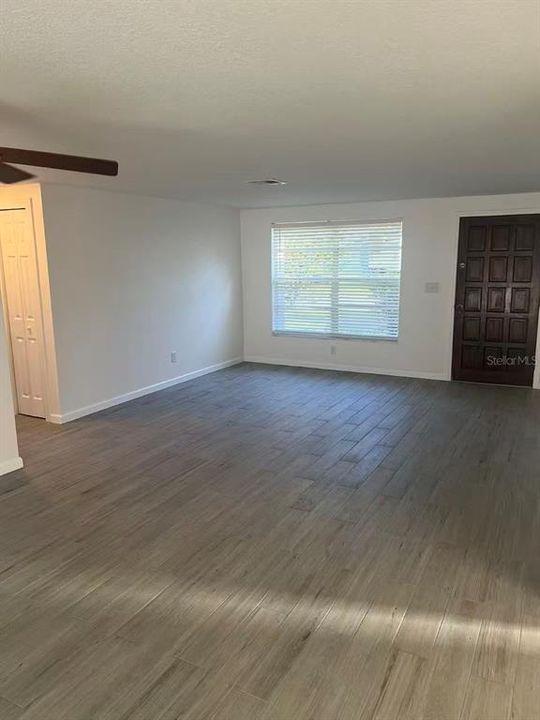 В аренду: $1,900 (2 спален, 2 ванн, 1120 Квадратных фут)