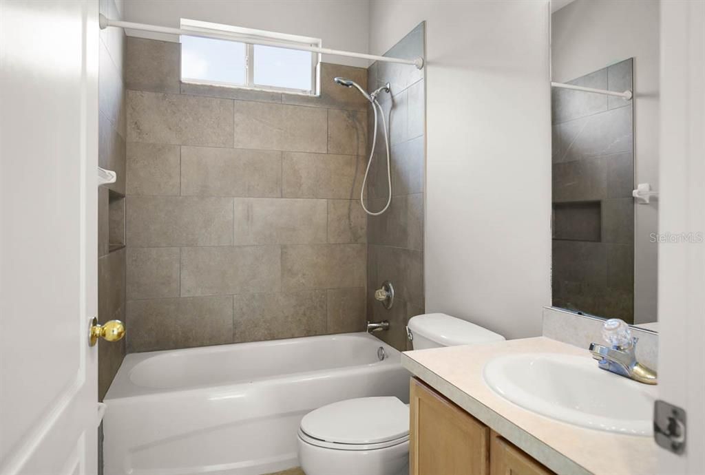 В аренду: $2,700 (3 спален, 2 ванн, 2128 Квадратных фут)