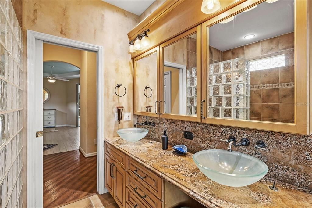 На продажу: $725,000 (4 спален, 3 ванн, 2527 Квадратных фут)