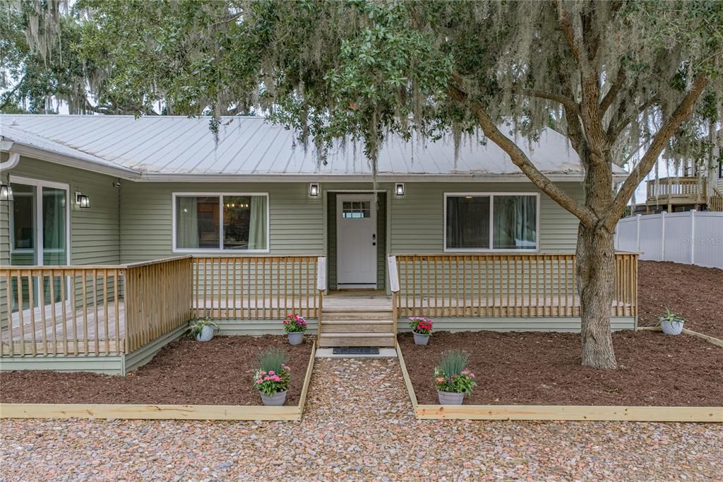 For Sale: $899,000 (4 beds, 3 baths, 2660 Square Feet)