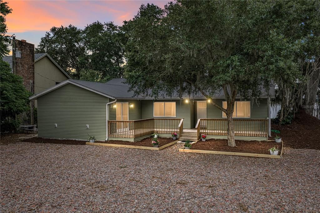 For Sale: $899,000 (4 beds, 3 baths, 2660 Square Feet)