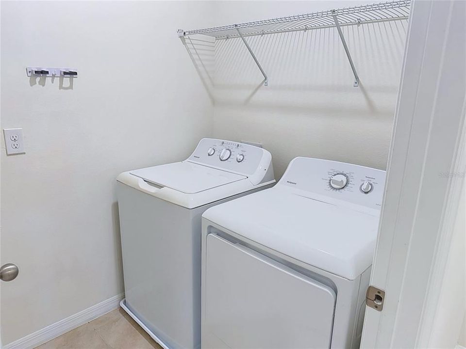 На продажу: $399,000 (4 спален, 2 ванн, 1846 Квадратных фут)