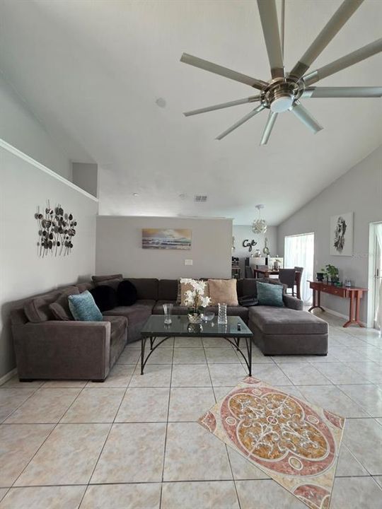 For Rent: $2,600 (3 beds, 2 baths, 1344 Square Feet)