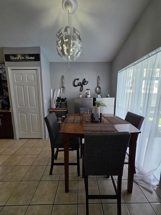 For Rent: $2,600 (3 beds, 2 baths, 1344 Square Feet)
