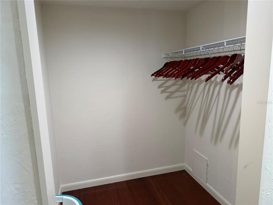 For Sale: $159,900 (2 beds, 2 baths, 940 Square Feet)