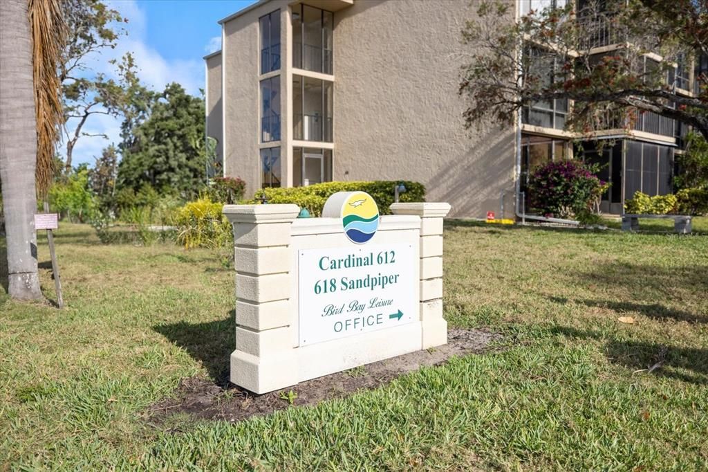 For Sale: $159,900 (2 beds, 2 baths, 940 Square Feet)