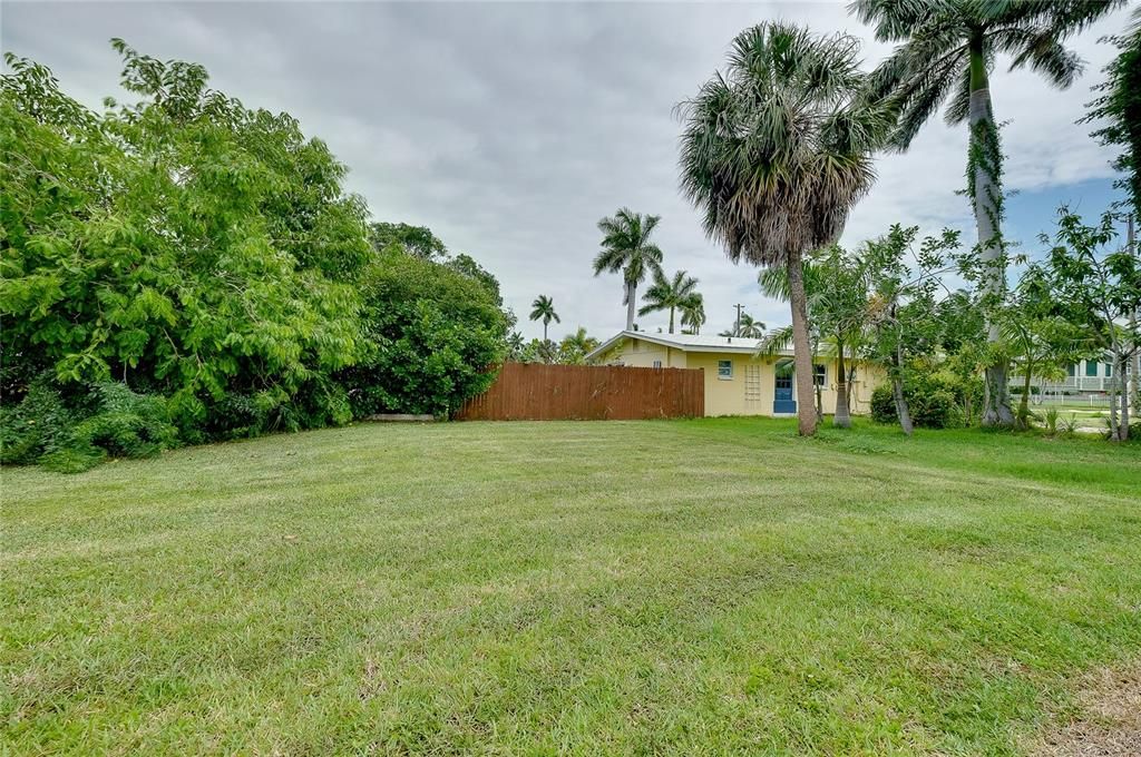 For Sale: $299,000 (2 beds, 0 baths, 1152 Square Feet)