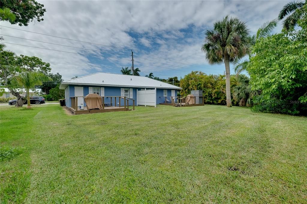For Sale: $299,000 (2 beds, 0 baths, 1152 Square Feet)