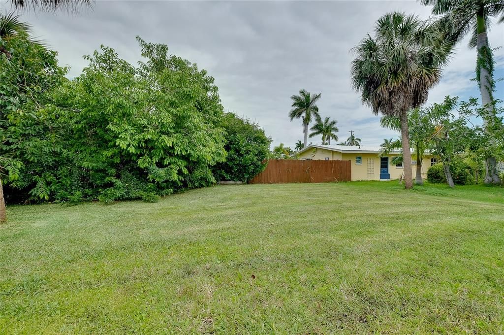 For Sale: $299,000 (2 beds, 0 baths, 1152 Square Feet)