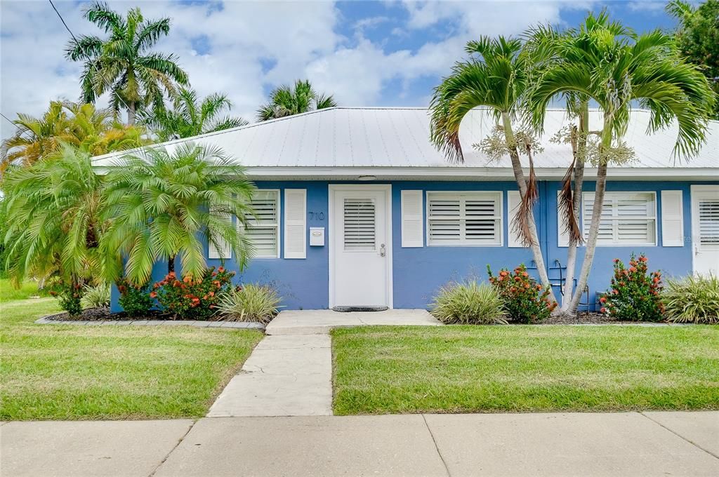 For Sale: $299,000 (2 beds, 0 baths, 1152 Square Feet)