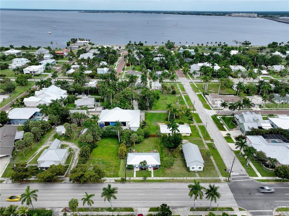 For Sale: $299,000 (2 beds, 0 baths, 1152 Square Feet)