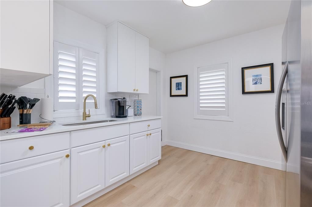 For Sale: $299,000 (2 beds, 0 baths, 1152 Square Feet)