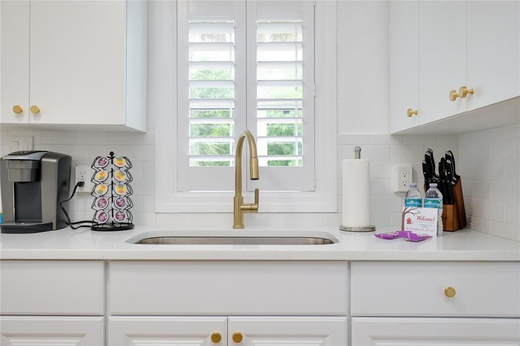 For Sale: $299,000 (2 beds, 0 baths, 1152 Square Feet)
