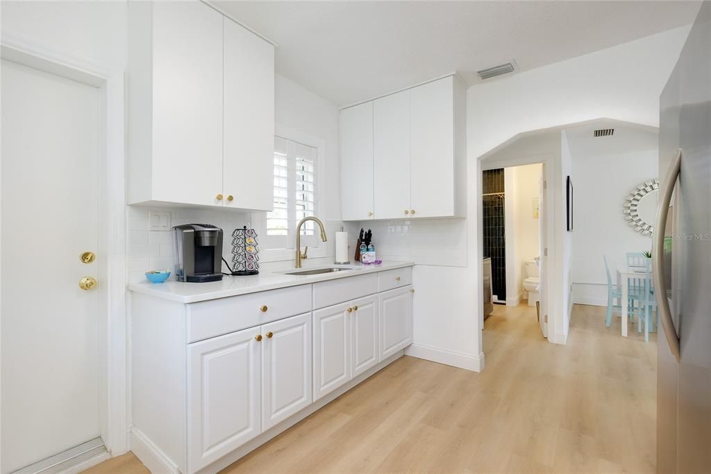 For Sale: $299,000 (2 beds, 0 baths, 1152 Square Feet)
