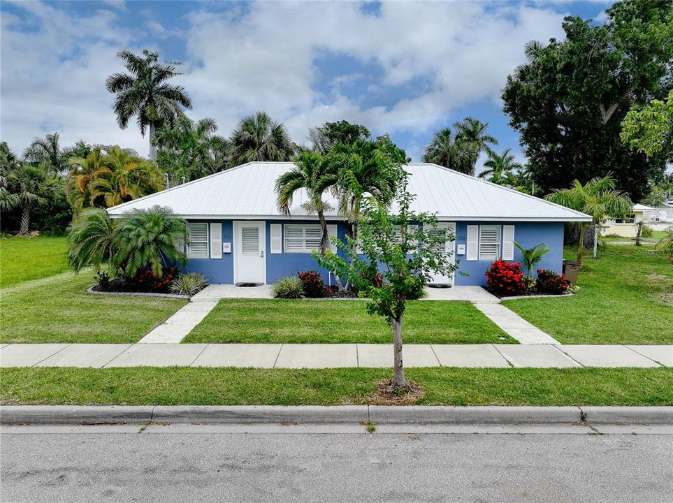 For Sale: $299,000 (2 beds, 0 baths, 1152 Square Feet)