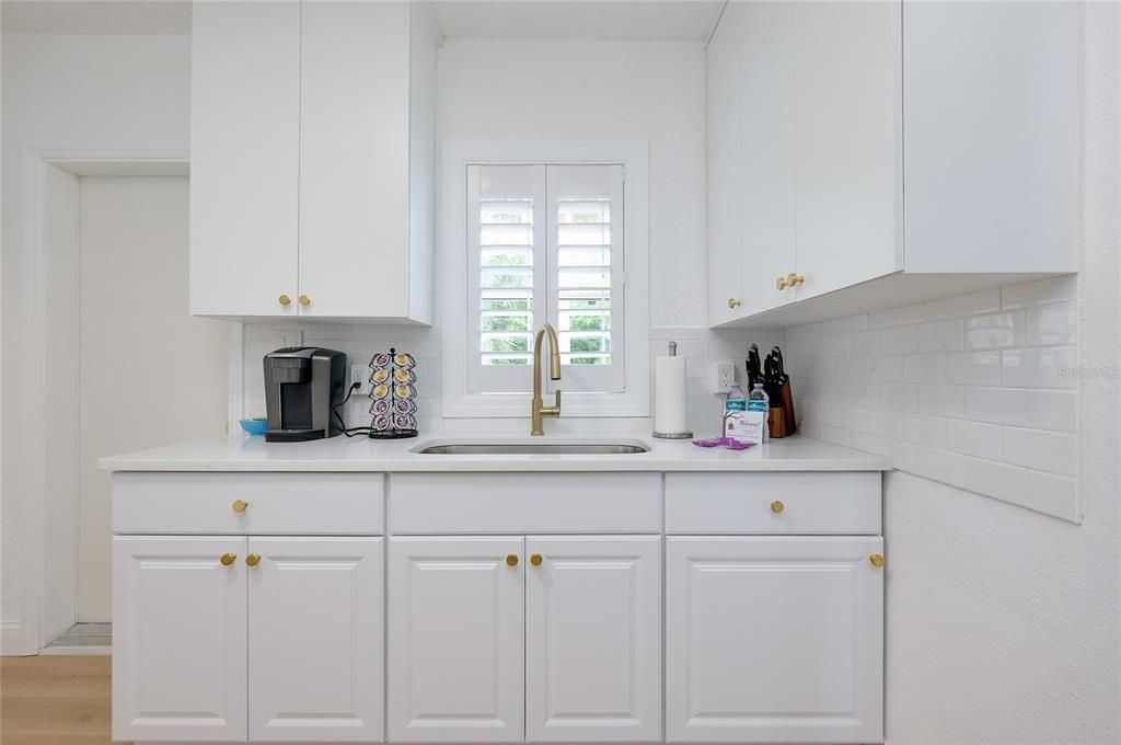 For Sale: $299,000 (2 beds, 0 baths, 1152 Square Feet)