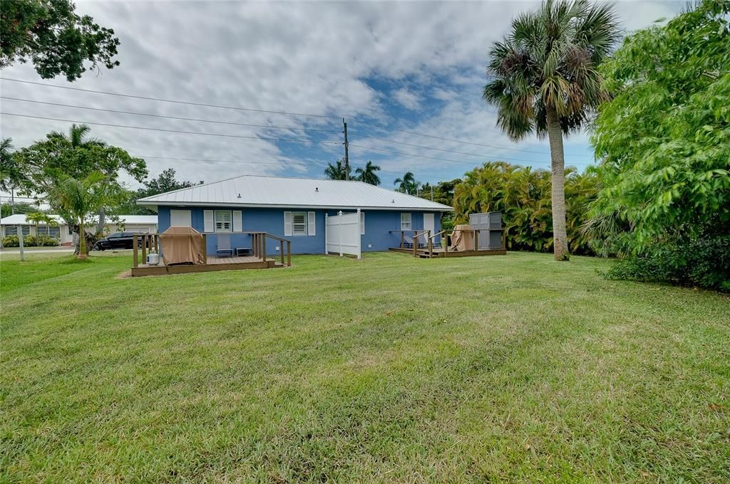For Sale: $299,000 (2 beds, 0 baths, 1152 Square Feet)