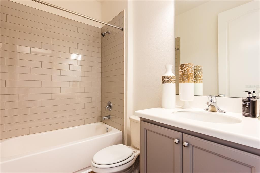For Rent: $2,350 (3 beds, 2 baths, 2225 Square Feet)