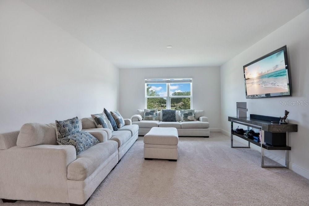 For Sale: $499,900 (4 beds, 2 baths, 2580 Square Feet)