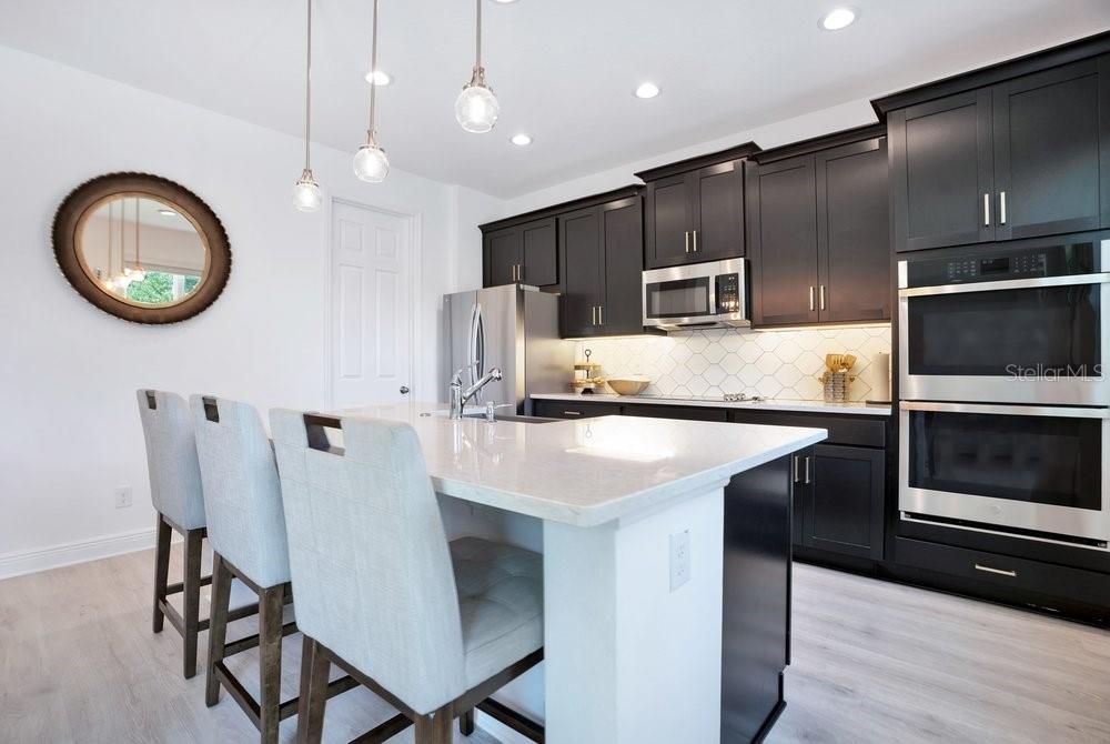 For Sale: $499,900 (4 beds, 2 baths, 2580 Square Feet)