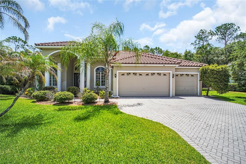 En Venta: $1,055,000 (4 camas, 3 baños, 3189 Pies cuadrados)