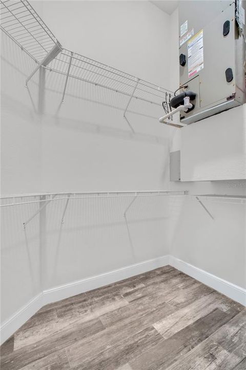 En Venta: $1,055,000 (4 camas, 3 baños, 3189 Pies cuadrados)