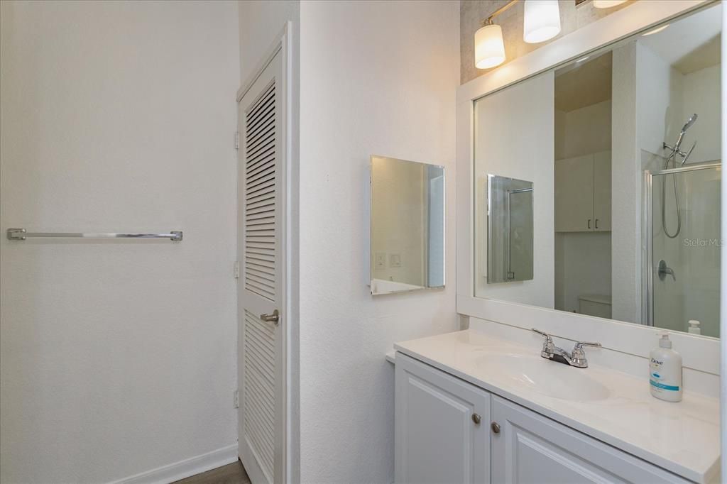 For Rent: $1,350 (0 beds, 1 baths, 481 Square Feet)