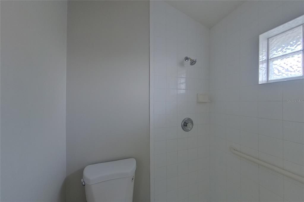 For Rent: $2,199 (3 beds, 2 baths, 1293 Square Feet)