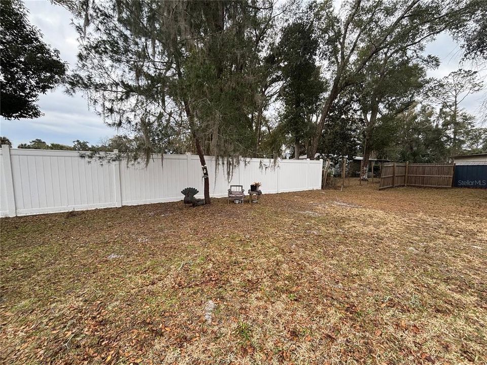 For Sale: $149,900 (2 beds, 2 baths, 1394 Square Feet)