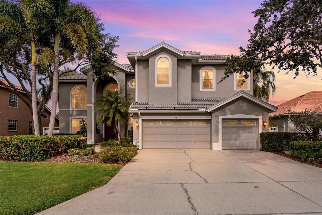 For Sale: $1,650,000 (5 beds, 4 baths, 3770 Square Feet)