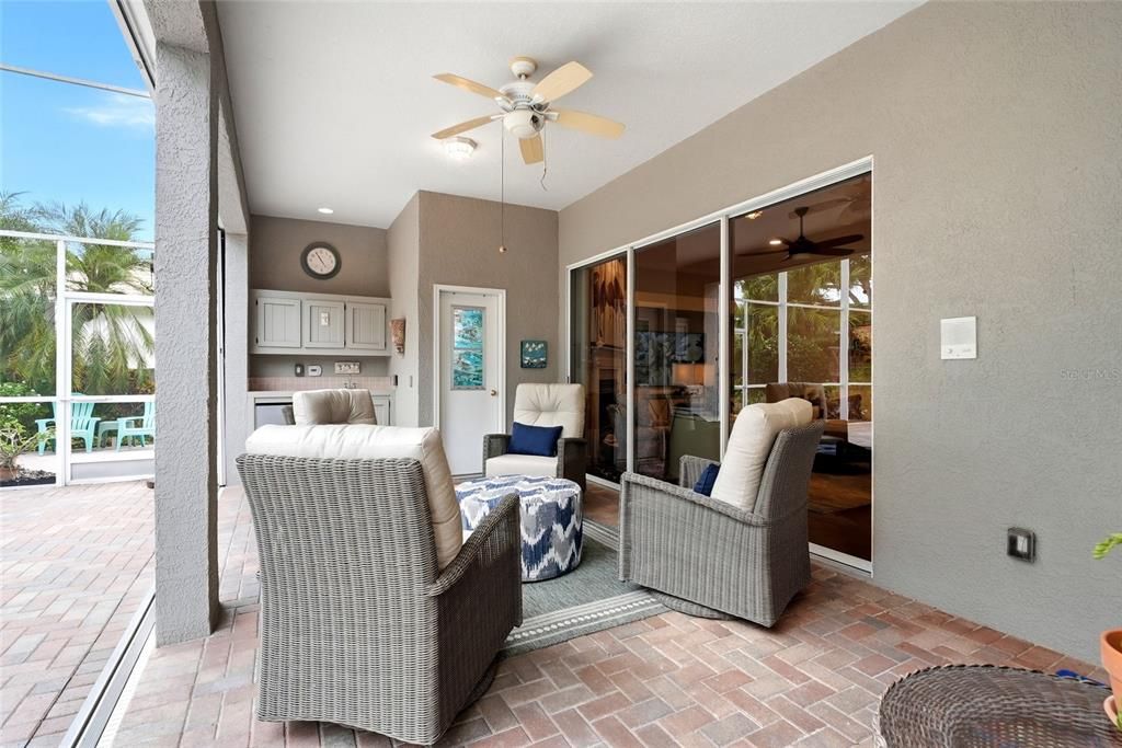 For Sale: $1,650,000 (5 beds, 4 baths, 3770 Square Feet)