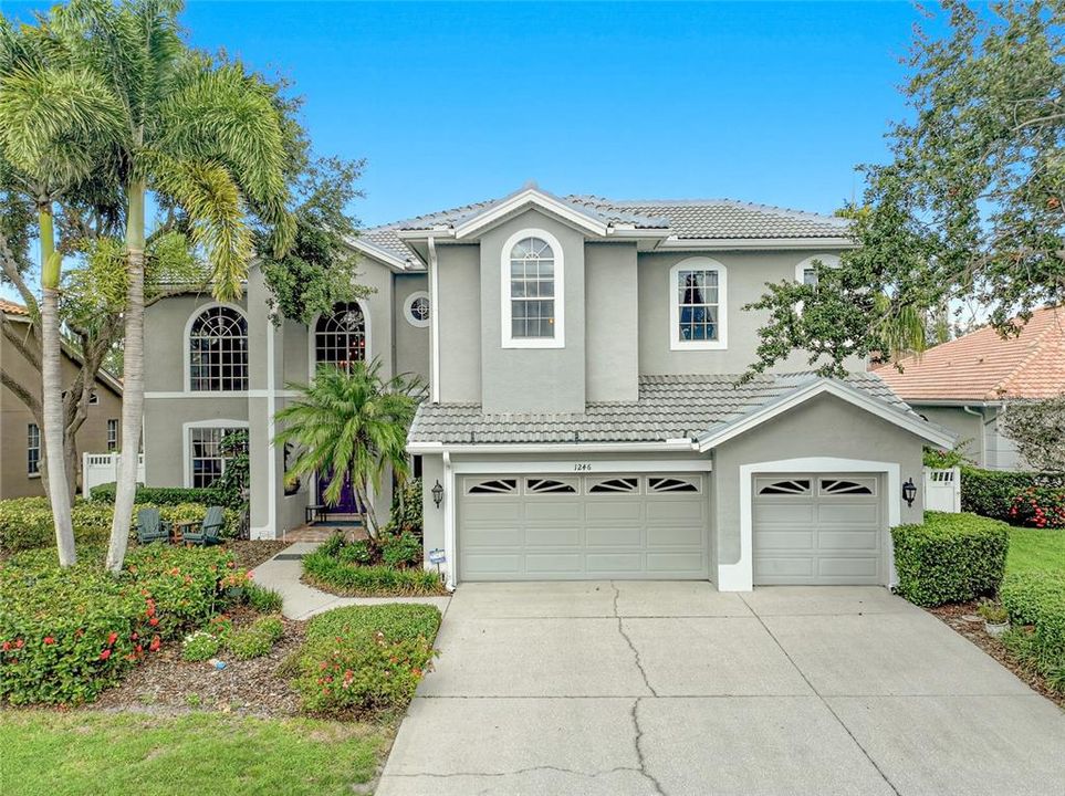For Sale: $1,650,000 (5 beds, 4 baths, 3770 Square Feet)