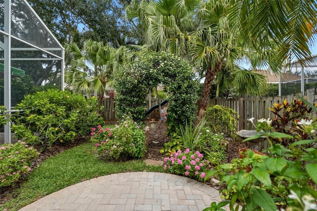 For Sale: $1,650,000 (5 beds, 4 baths, 3770 Square Feet)