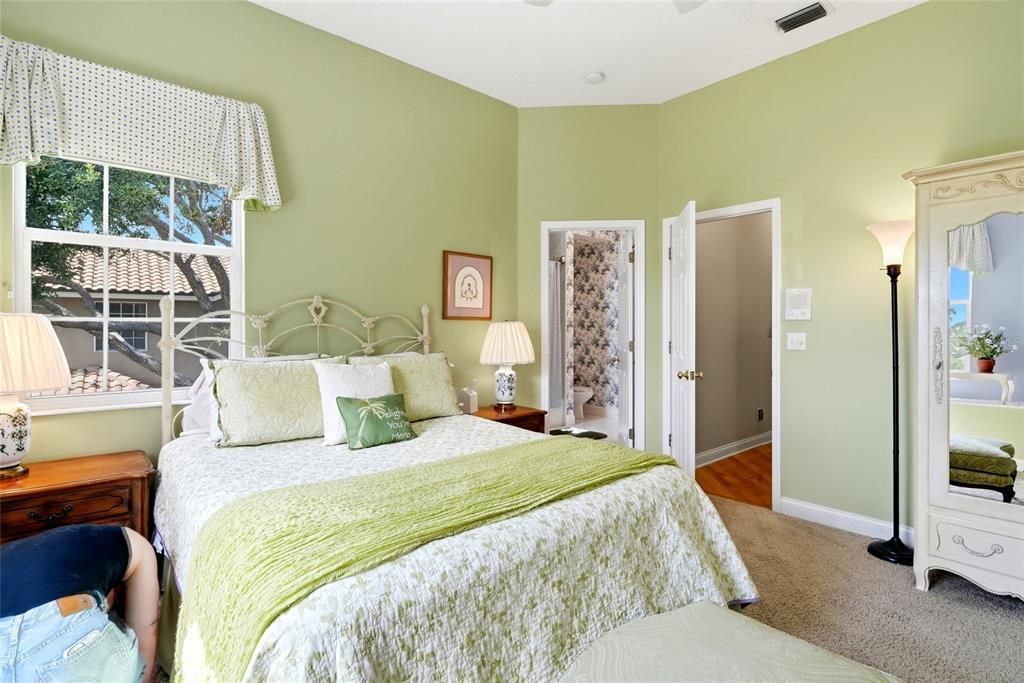 For Sale: $1,650,000 (5 beds, 4 baths, 3770 Square Feet)
